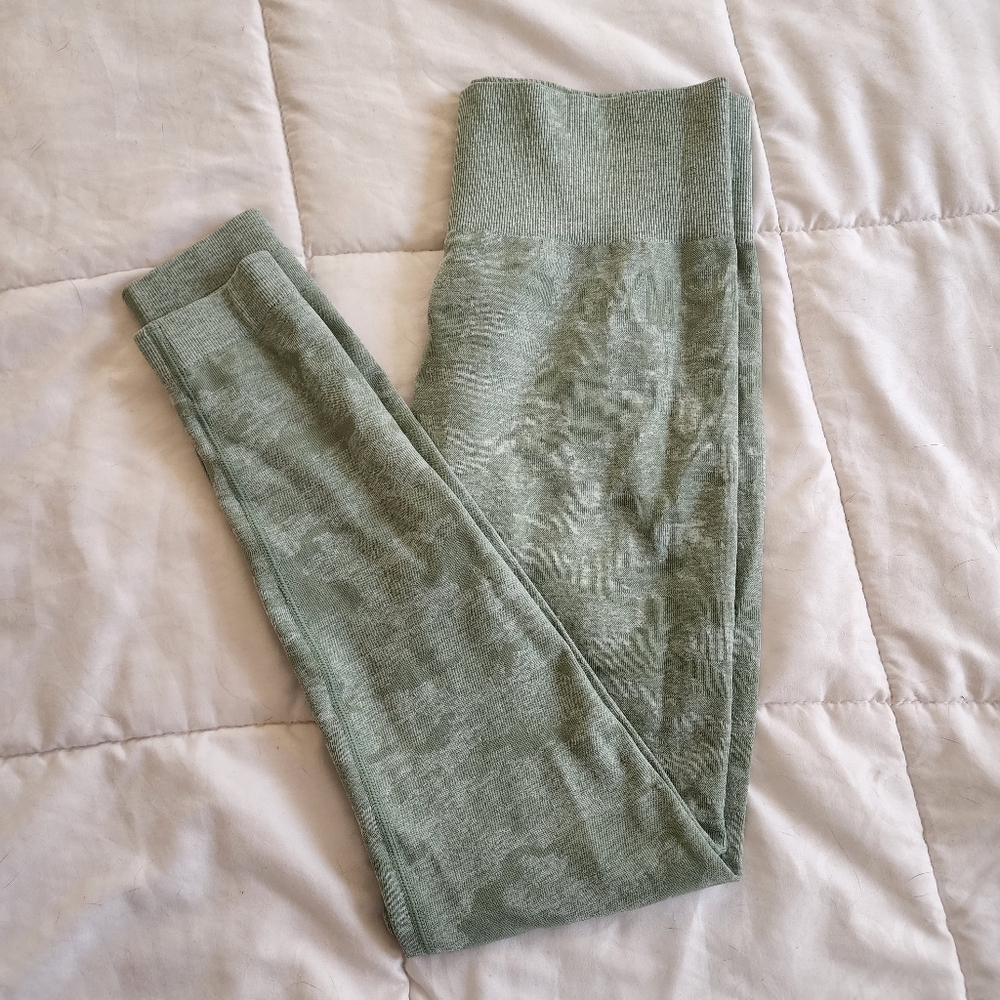 Gymshark Camo Jacquard Seamless Legging Sage Green Size M